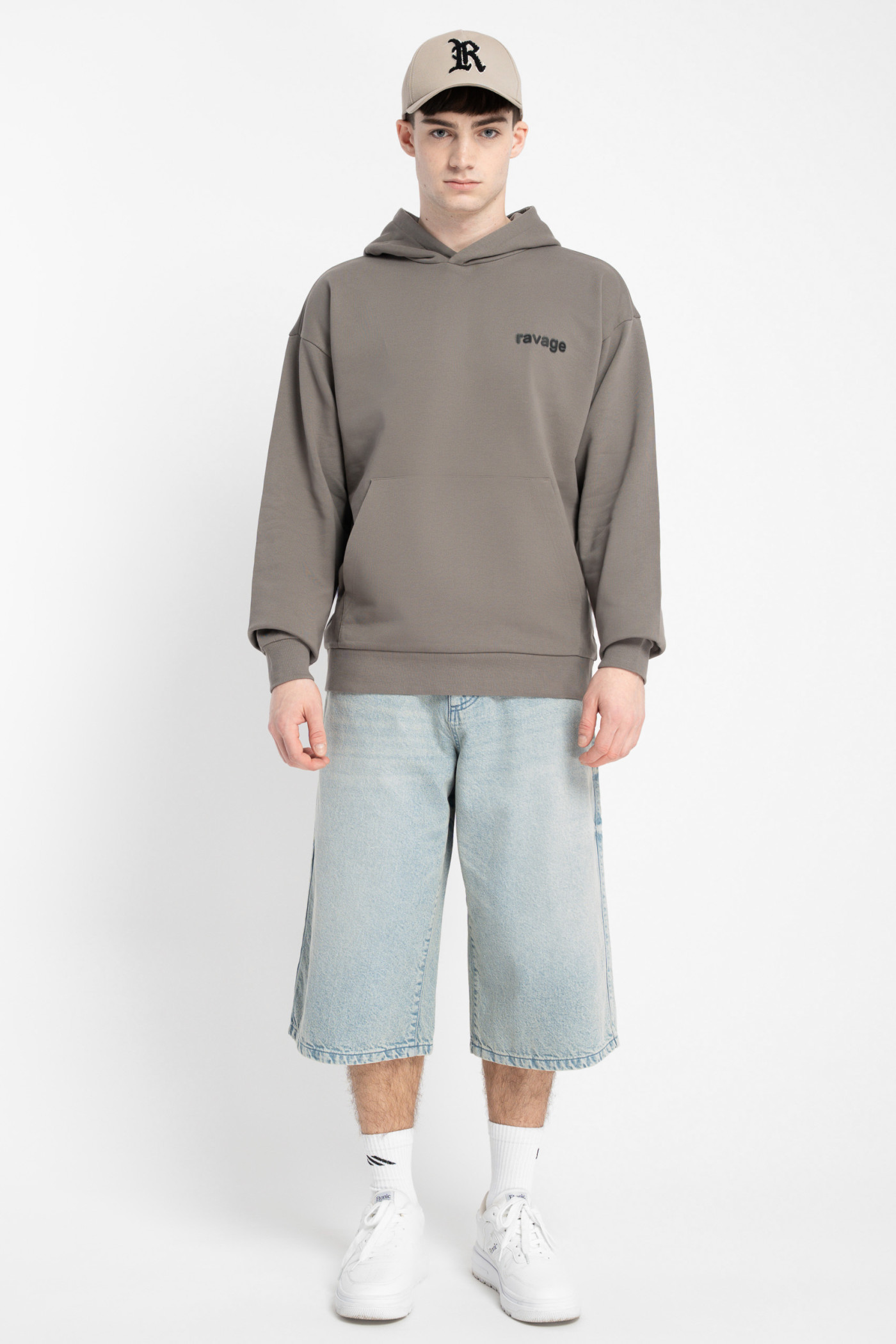 Szara bluza REGULAR z kapturem z minimalistycznym nadrukiem z przodu