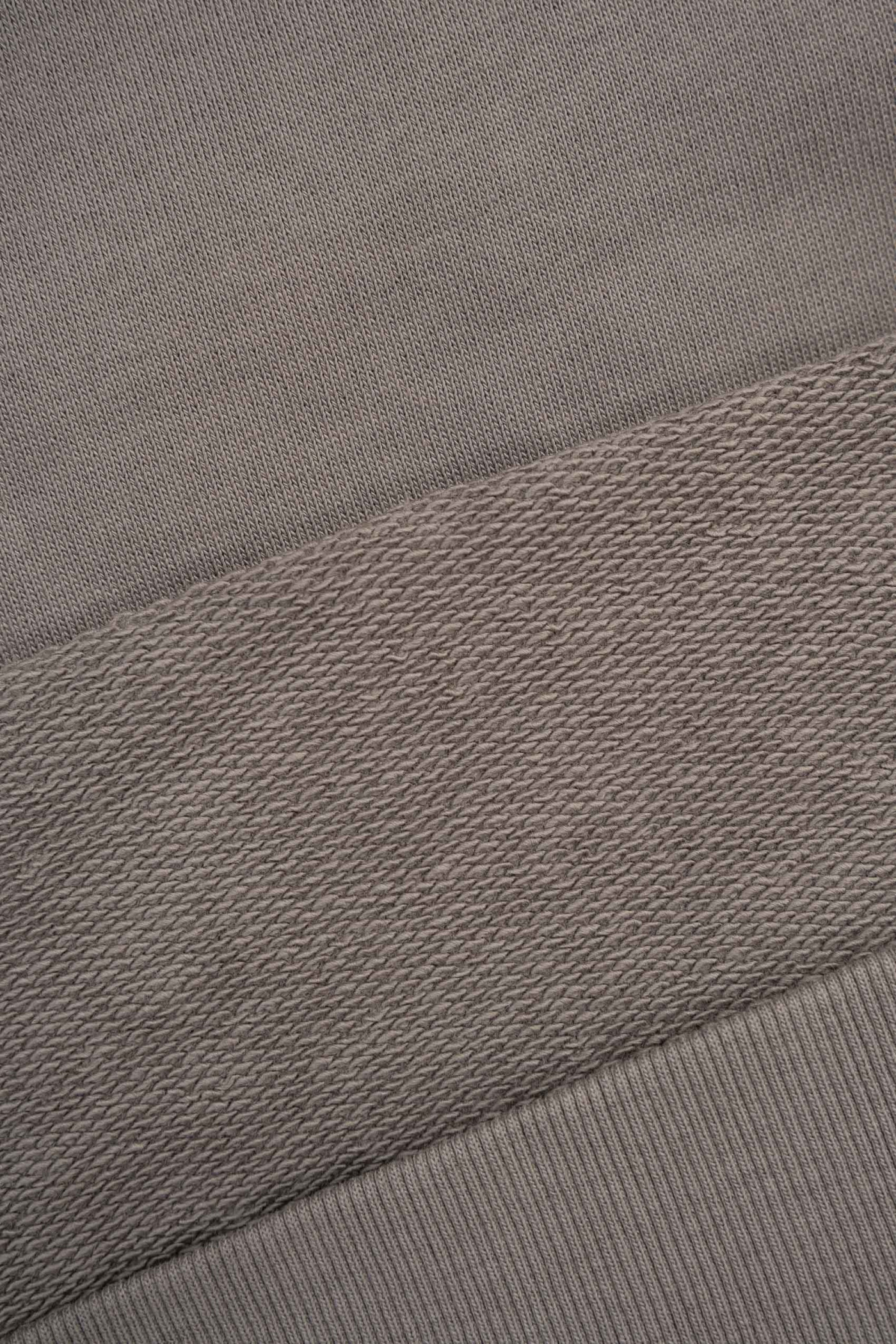 Szara bluza REGULAR z kapturem z minimalistycznym nadrukiem z przodu