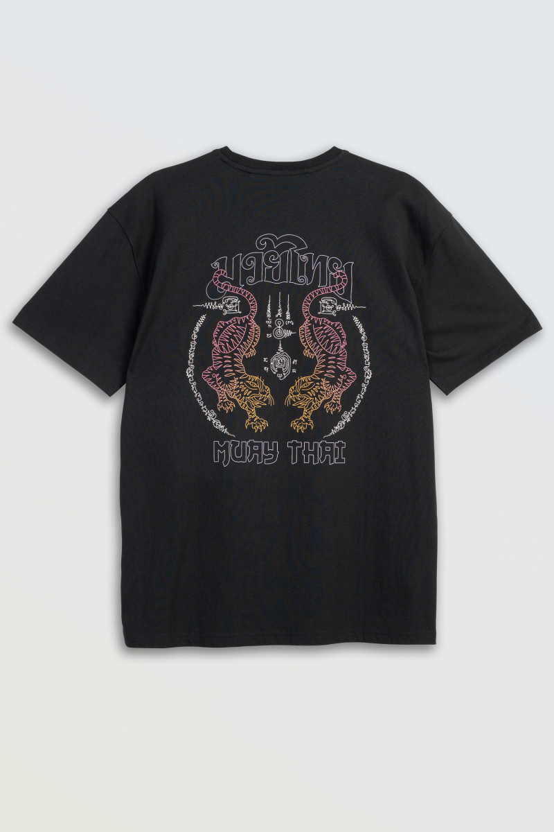 Czarny t-shirt z autorską grafiką z tyłu