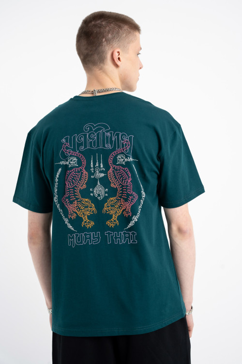 Ciemnozielony t-shirt z autorską grafiką z tyłu