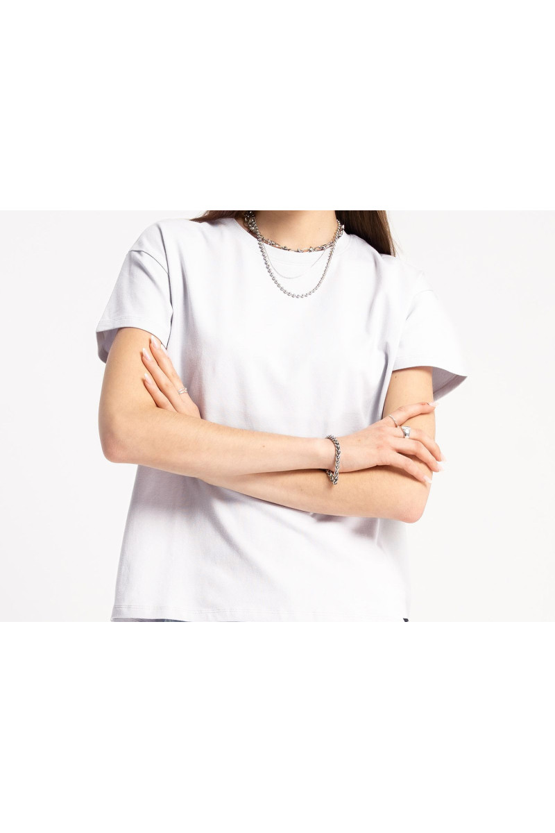 Biały t-shirt REGULAR bez nadruków z ozdobną naszywką, biały