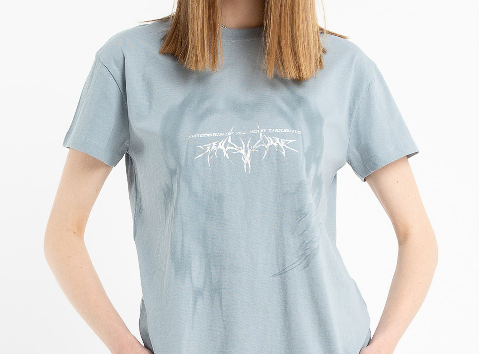 Niebieski t-shirt z autorską grafiką z przodu
