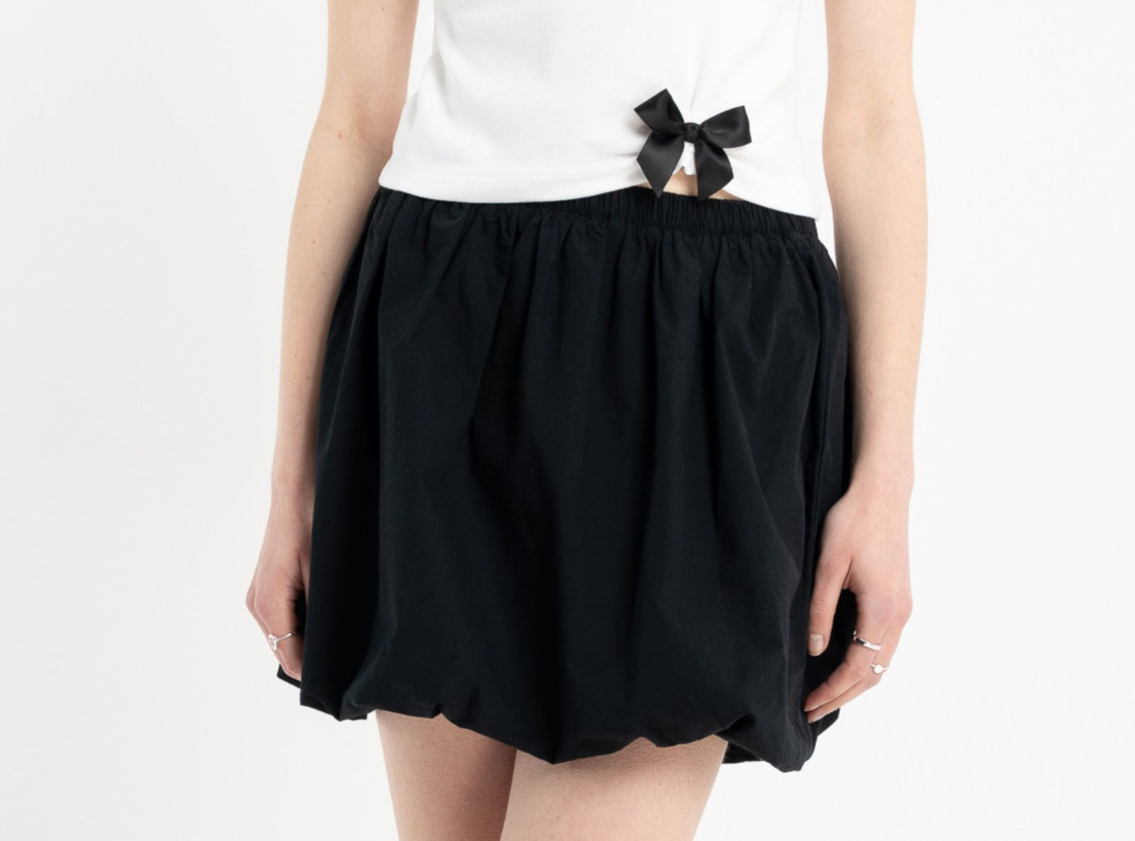 Czarna elegancka spódnica mini BOMBKA