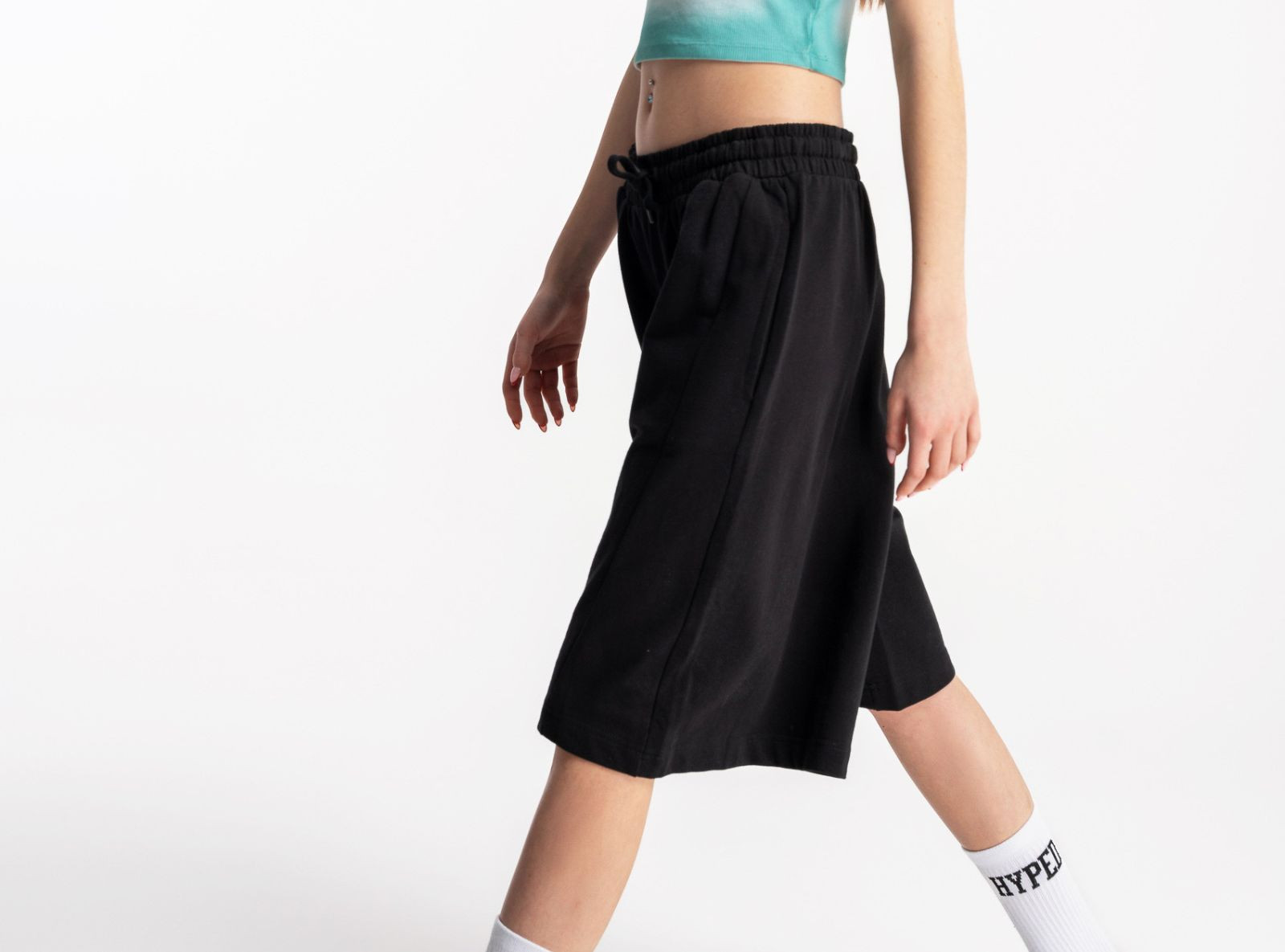 Czarne krótkie spodenki model JORTS