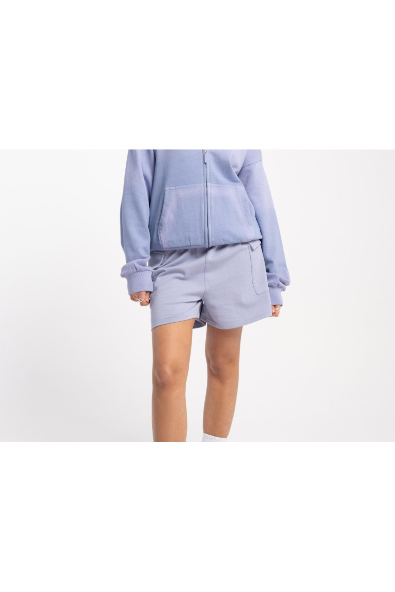 Fioletowe krótkie spodenki dresowe z naszytymi kieszeniami, fioletowy