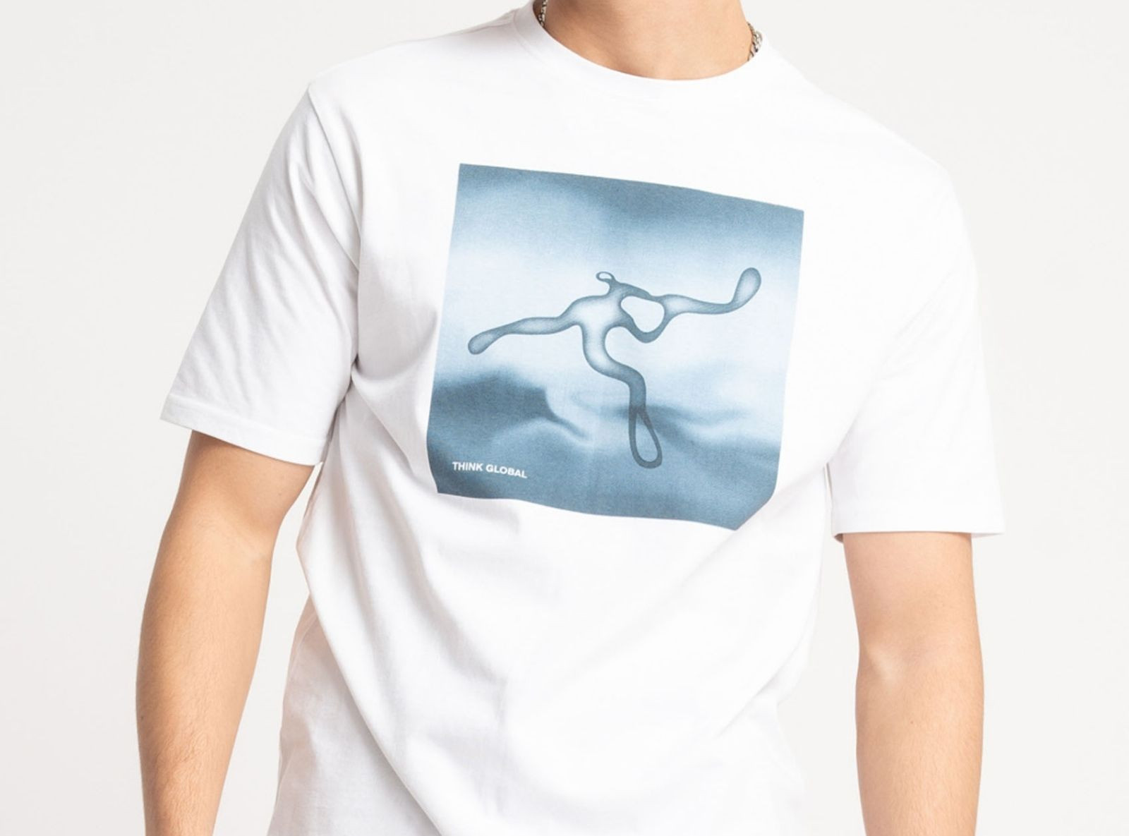 Biały t-shirt z autorską grafiką z przodu