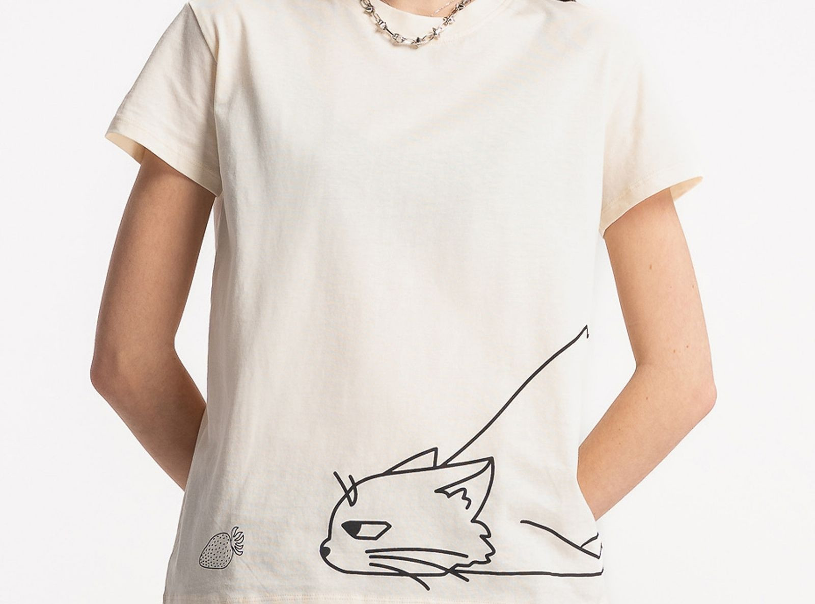 Beżowy t-shirt z autorską grafiką z przodu