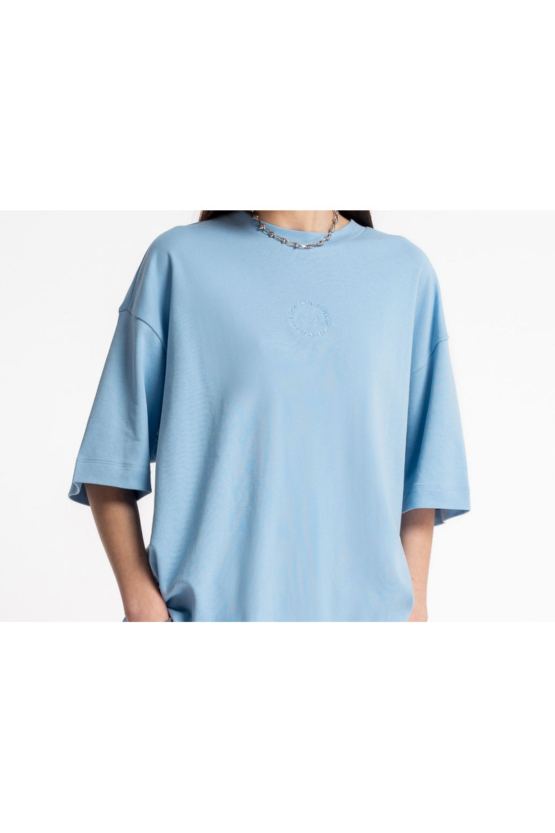 Niebieski t-shirt OVERSIZE z minimalistycznym haftem z przodu, niebieski