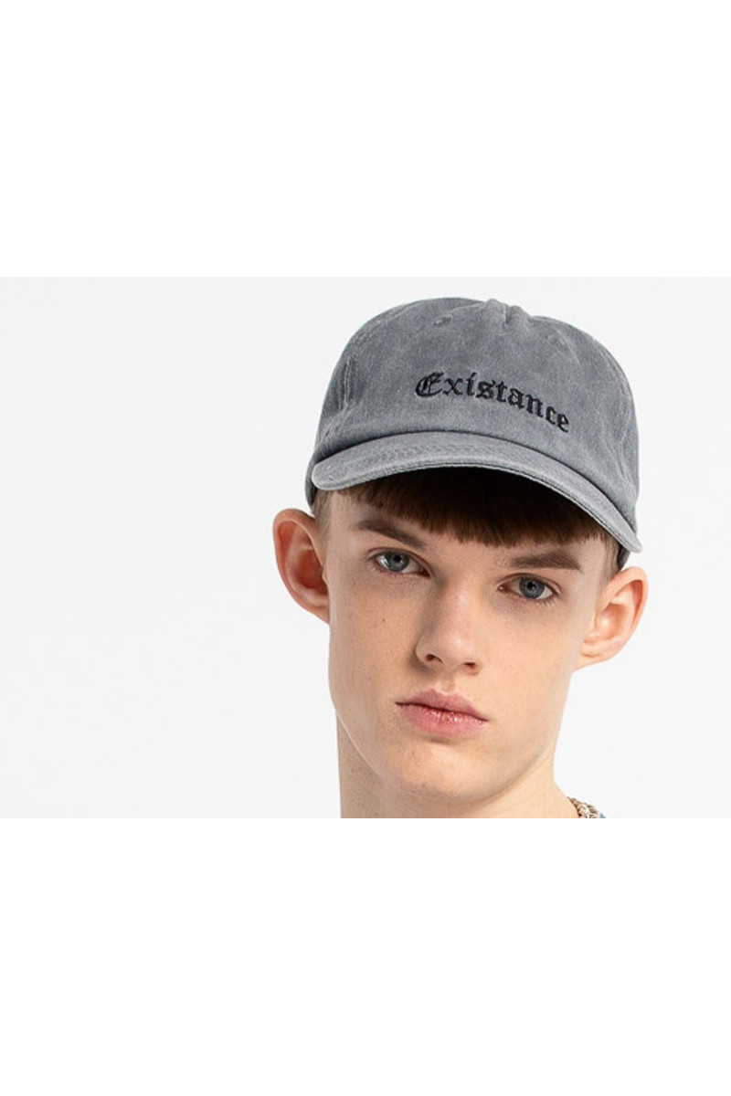 Szara czapka z daszkiem z haftem z przodu, szary