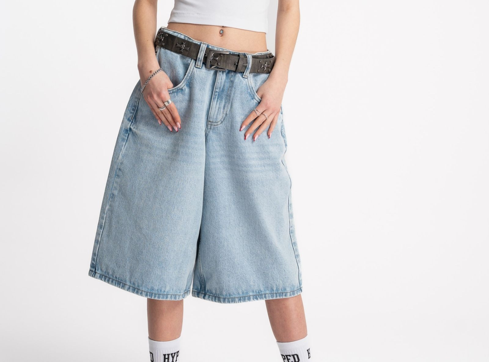 Jasnoniebieskie krótkie spodenki jeansowe model JORTS