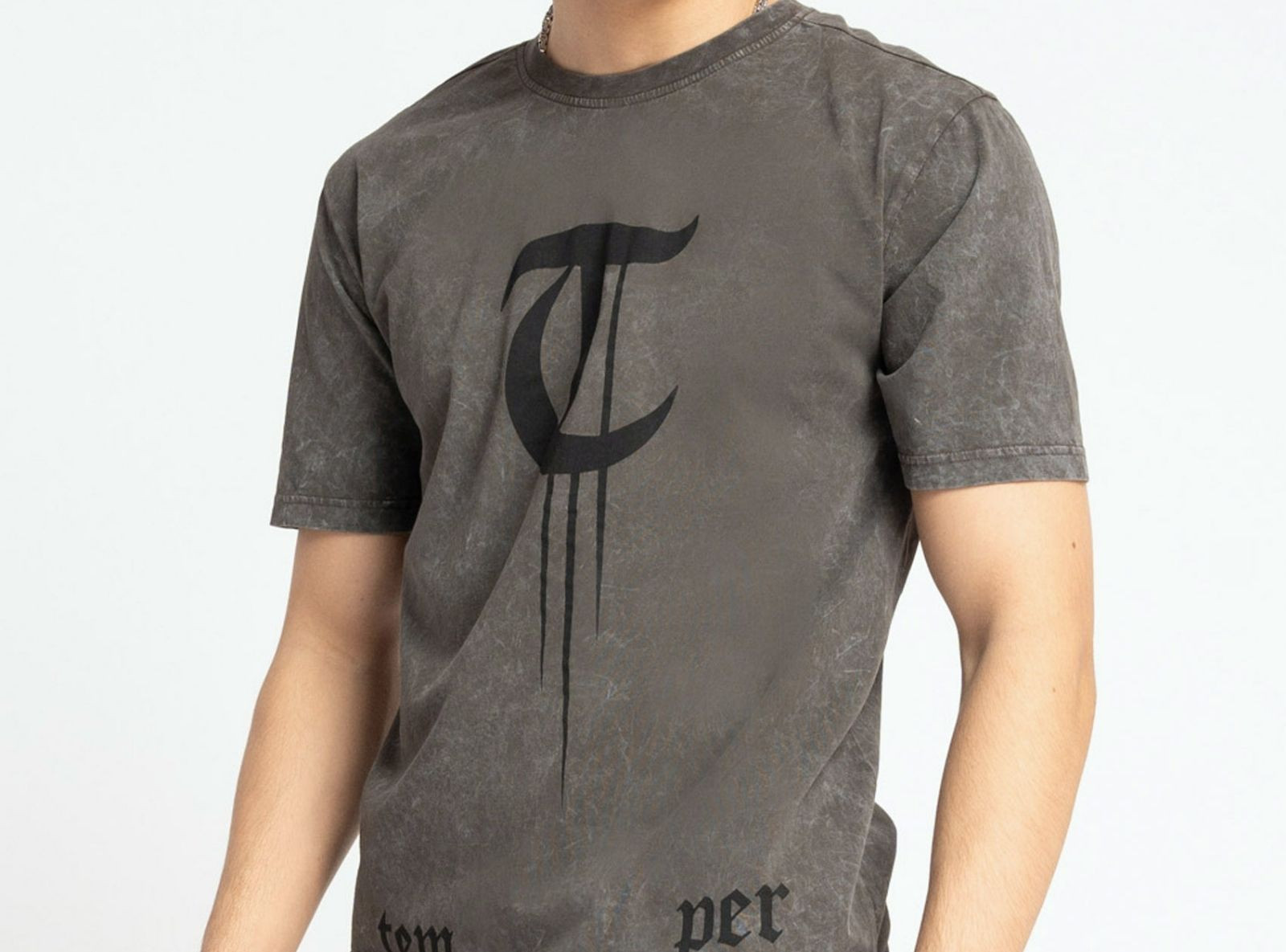 Brązowy t-shirt z efektem sprania z autorską grafiką z przodu