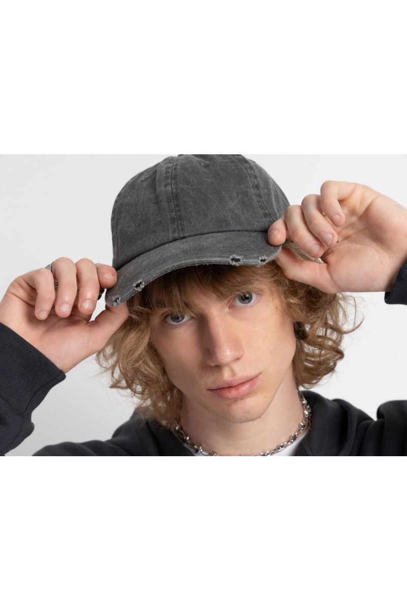 Szara czapka z daszkiem z efektem przetarć, ciemny szary