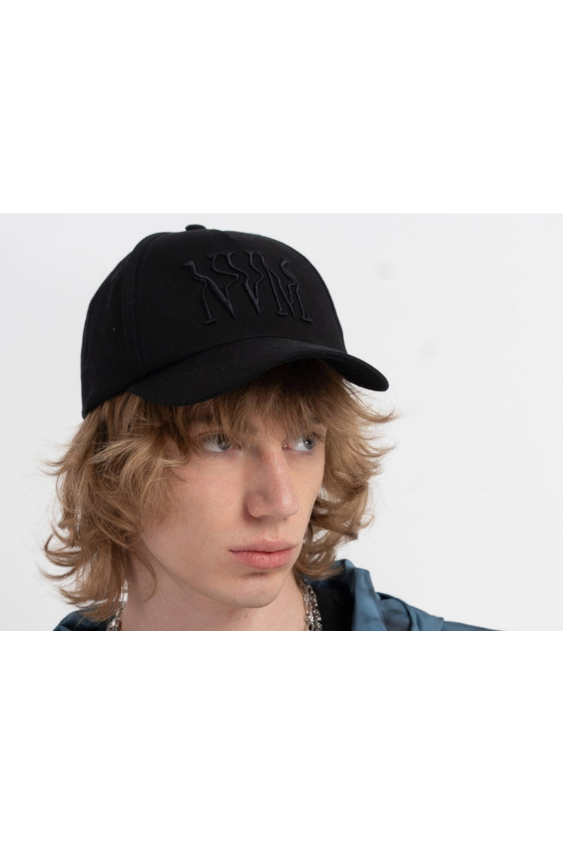 Czarna czapka z daszkiem z haftem z przodu, czarny