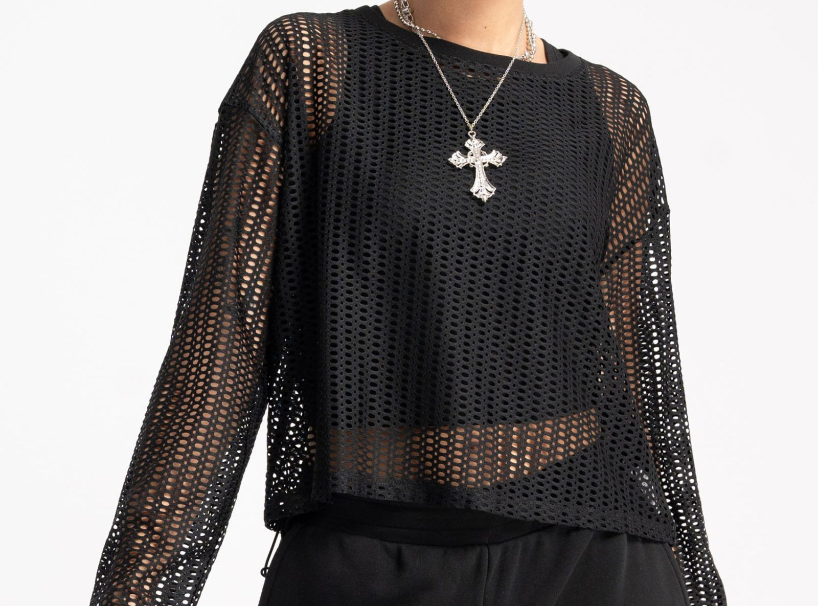 Czarna bluzka z siateczki z crop topem