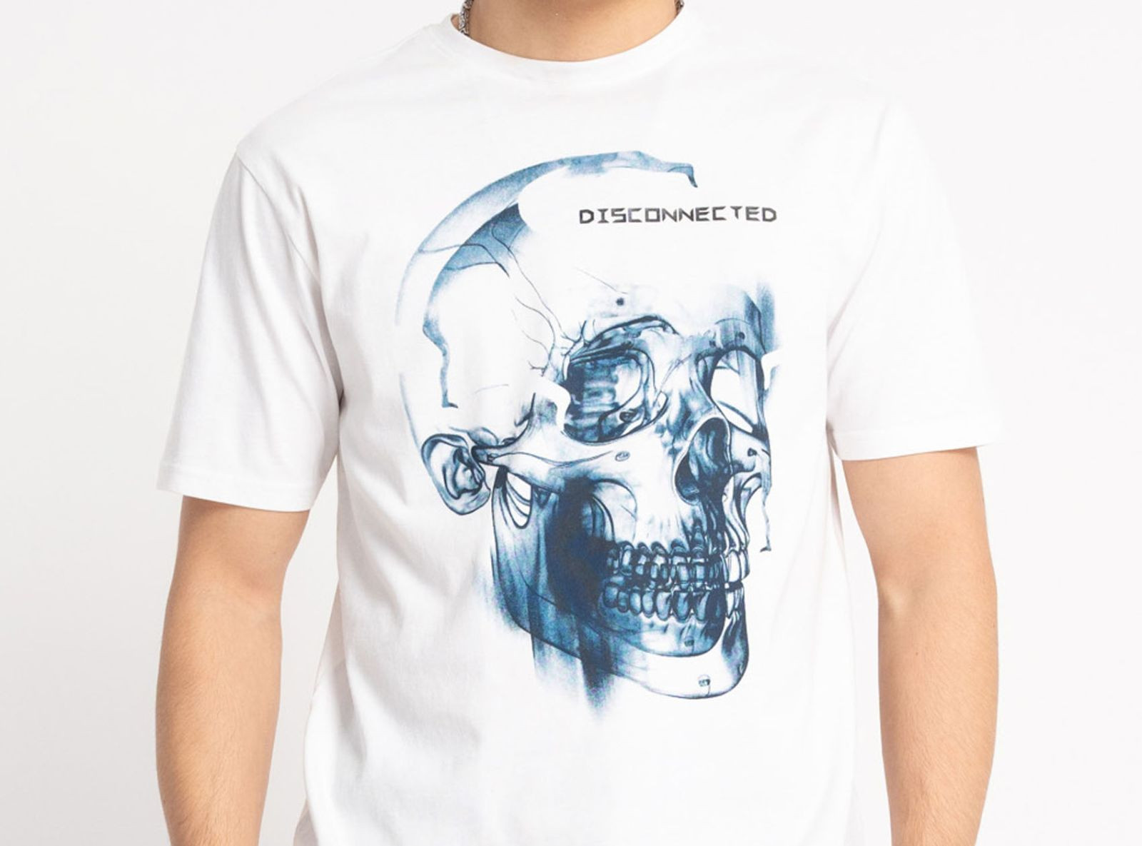 Biały t-shirt z autorską grafiką z przodu