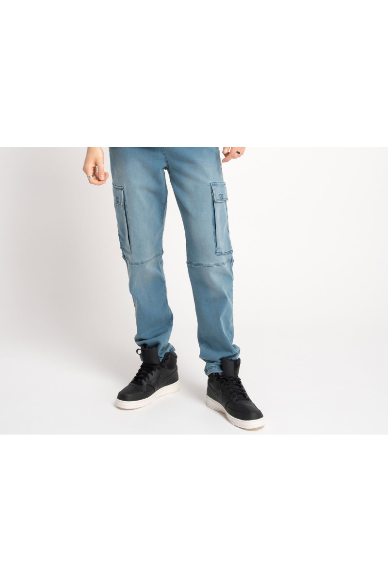 Niebieskie spodnie jeansowe typu cargo z efektem sprania, niebieski