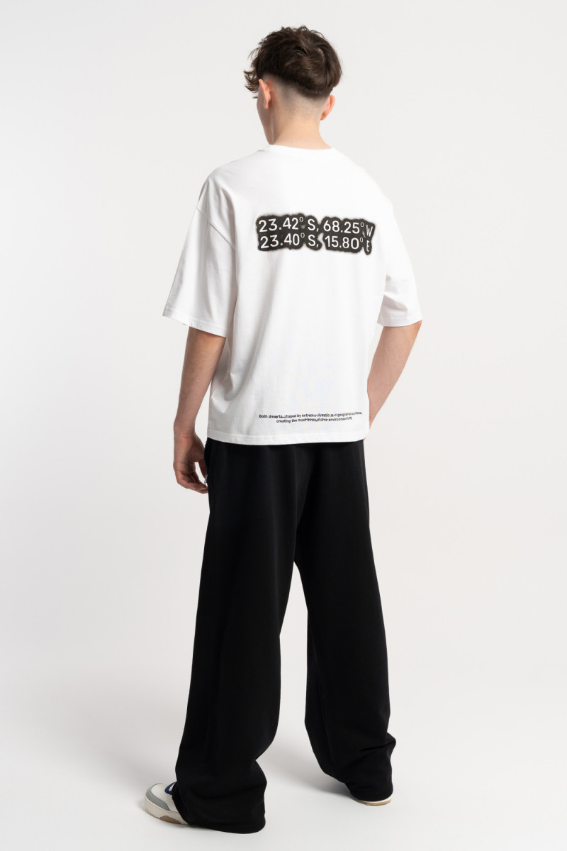 Biały t-shirt BOXY z autorską grafiką z tyłu, biały