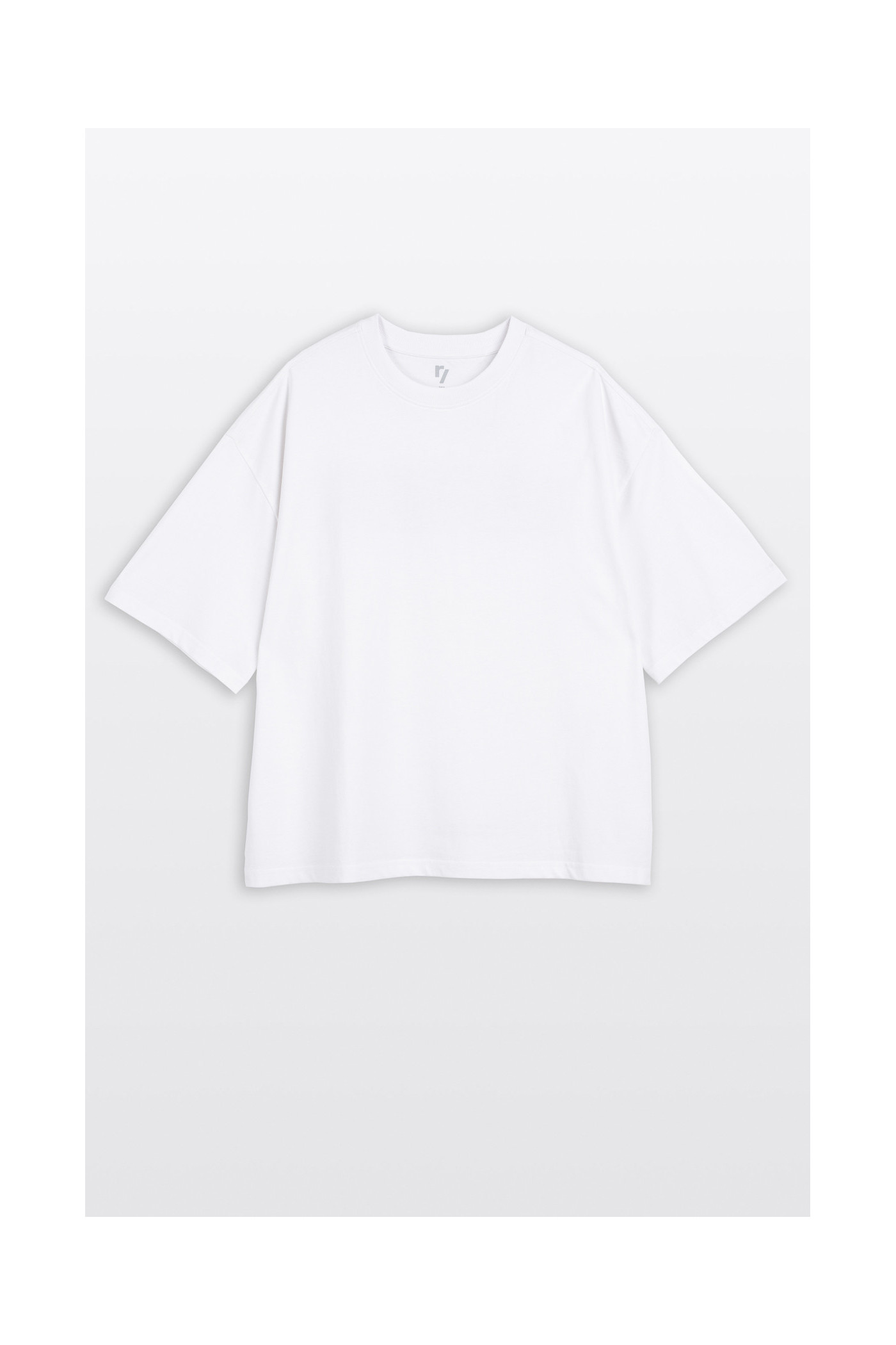Biały t-shirt BOXY z autorską grafiką z tyłu