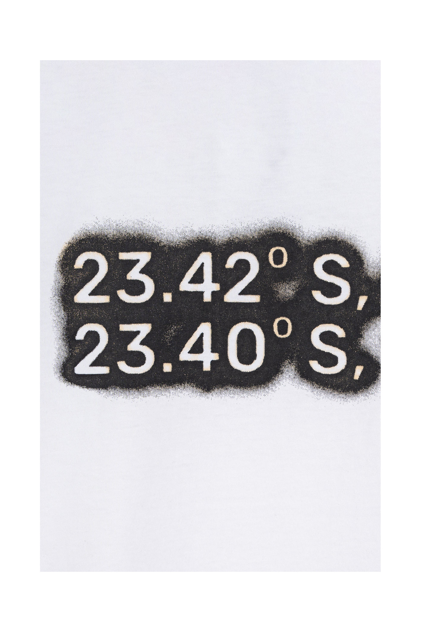 Biały t-shirt BOXY z autorską grafiką z tyłu