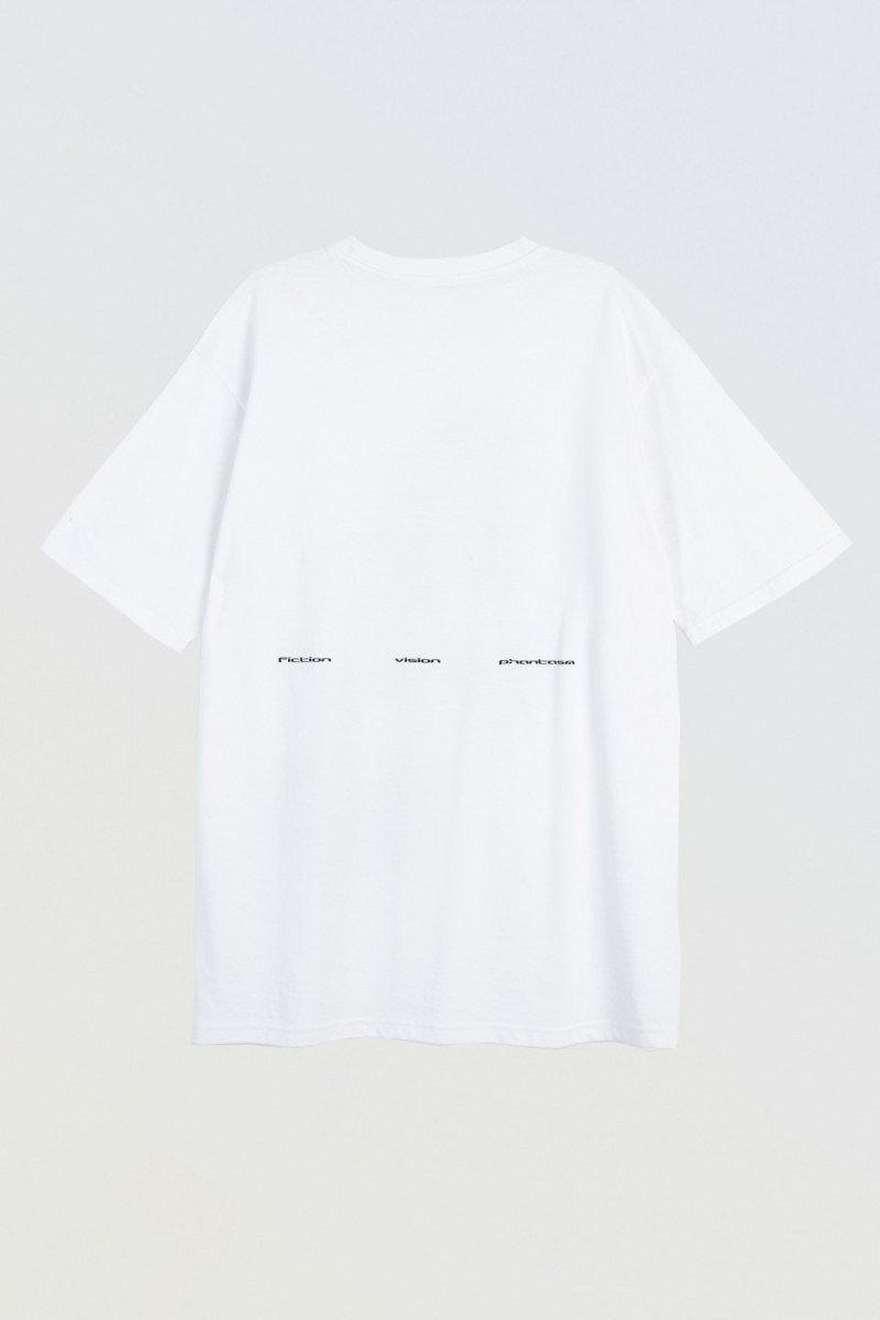 Biały t-shirt z autorską grafiką z przodu