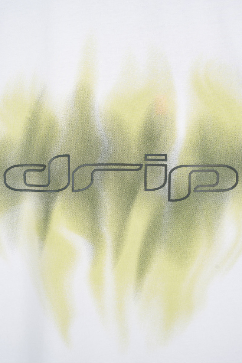 Biały t-shirt LOOSE z autorską grafiką z przodu