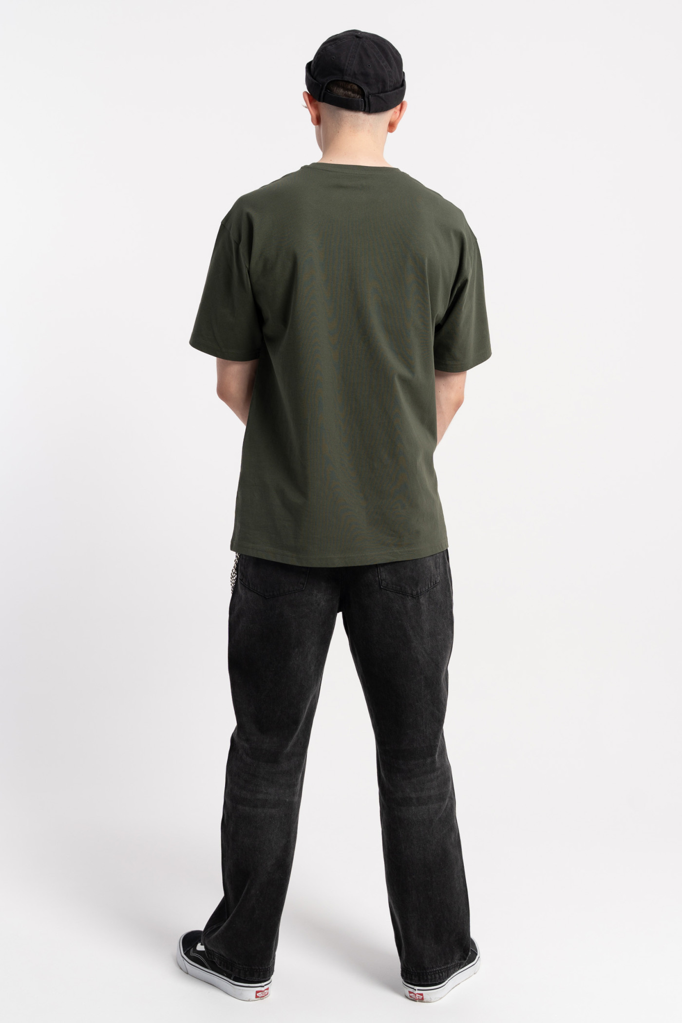 Ciemnozielony t-shirt z autorską grafiką z przodu