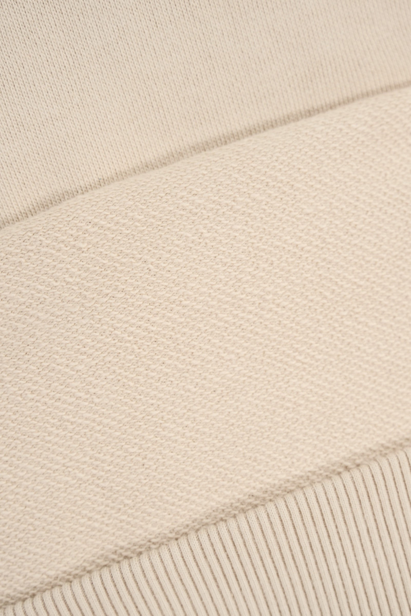 Kremowa bluza REGULAR z kapturem z nadrukiem z tyłu