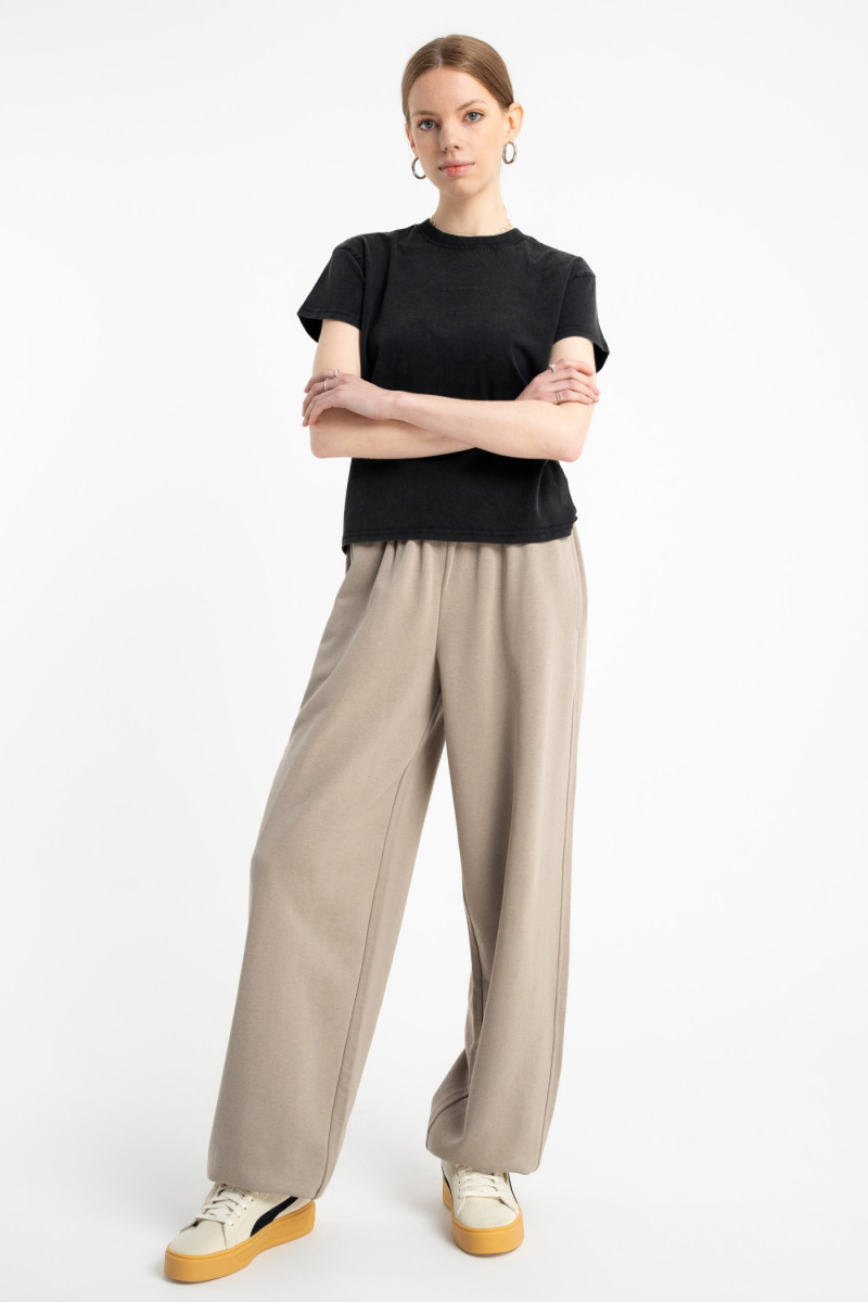 Ciemnoszary t-shirt z efektem sprania, ciemny szary