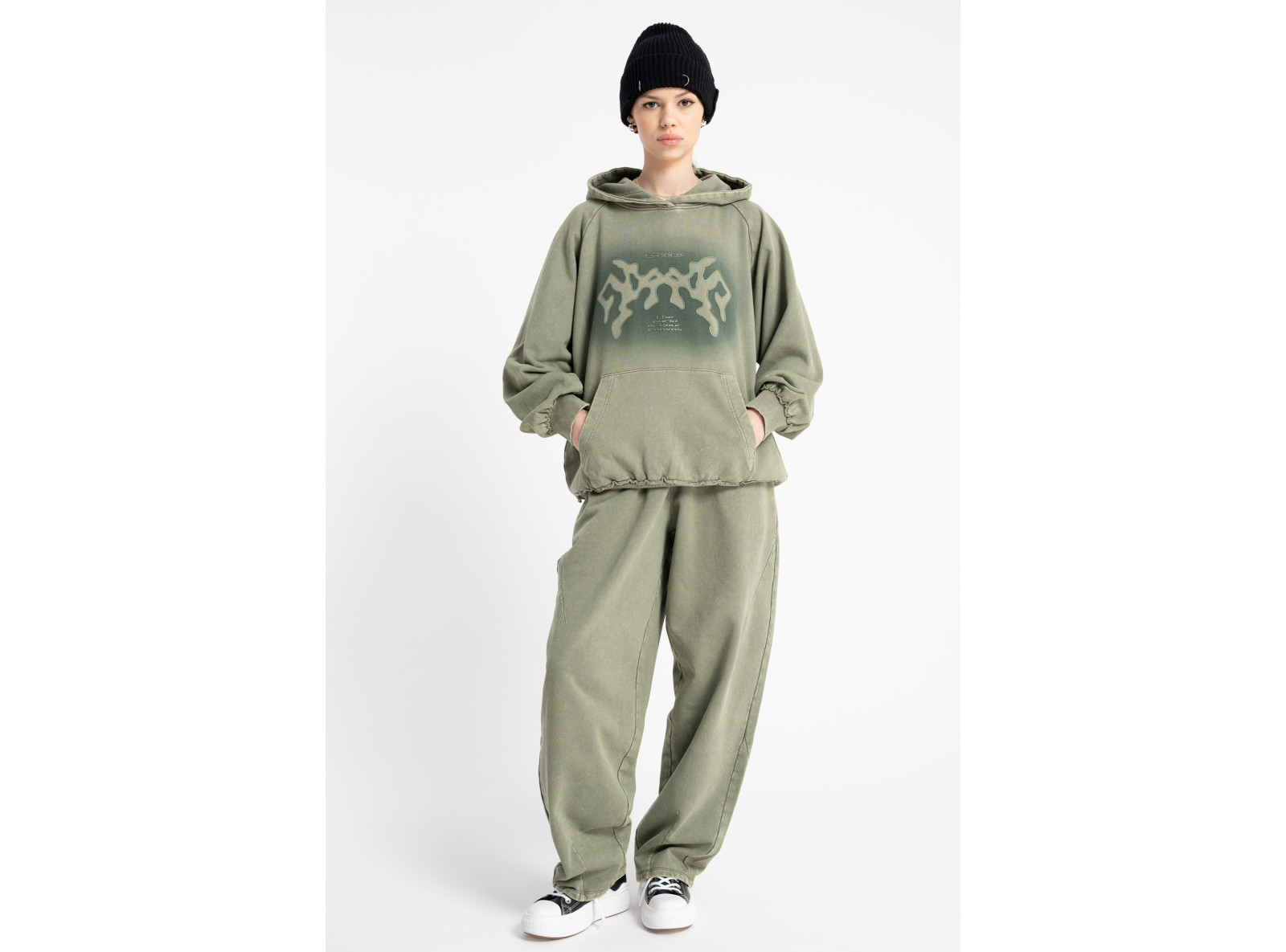 Khaki bluza z kapturem z autorską grafiką z przodu