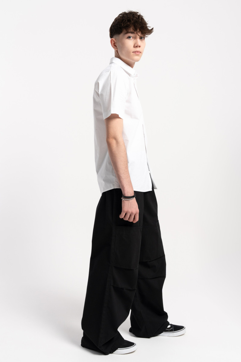 Biała koszula o regularnym kroju z krótkim rękawem, biały