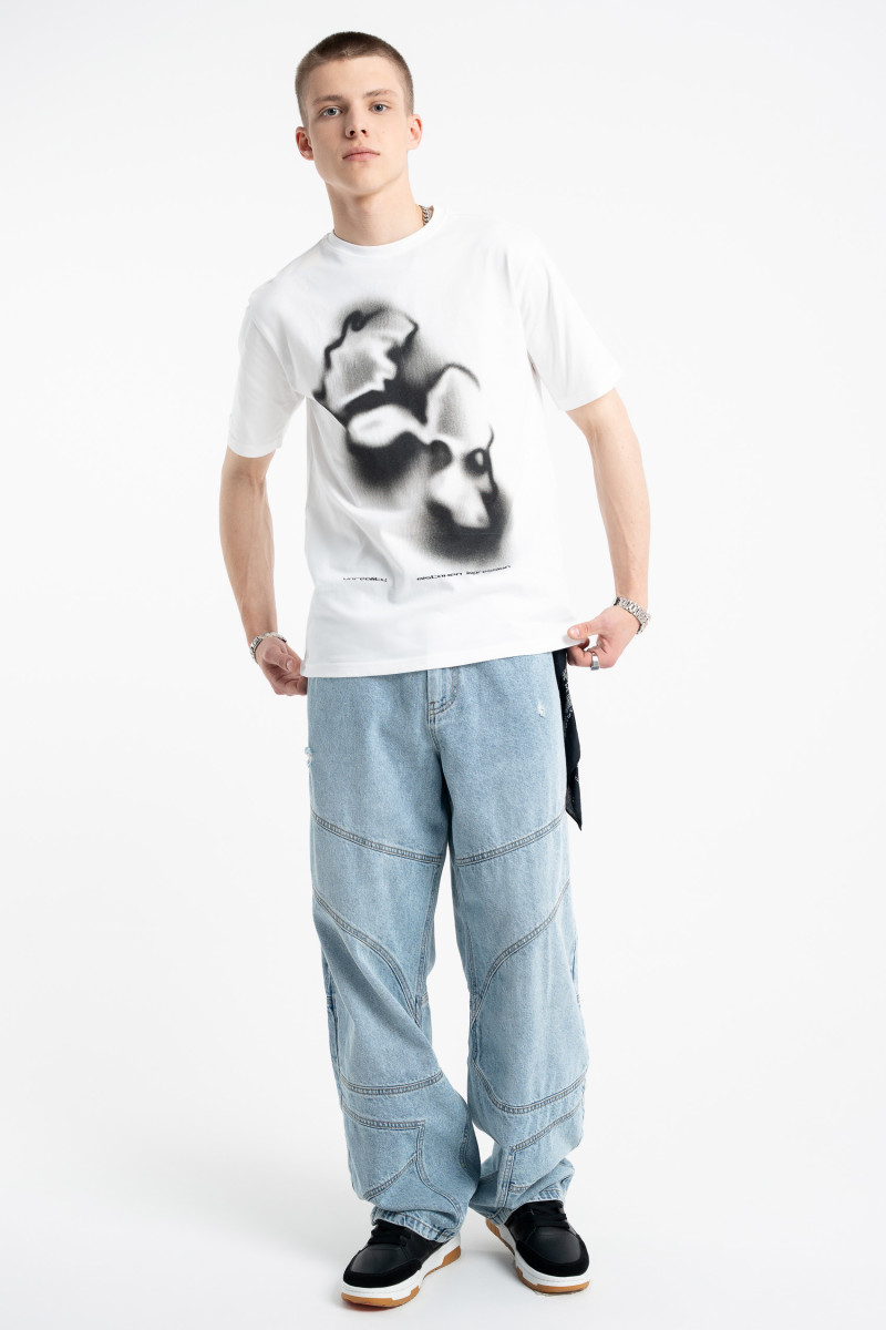 Biały t-shirt REGULAR z autorską grafiką z przodu, biały