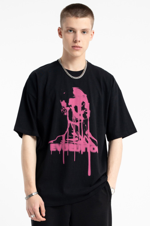 Czarny t-shirt z autorską grafiką w kontrastowym kolorze z przodu