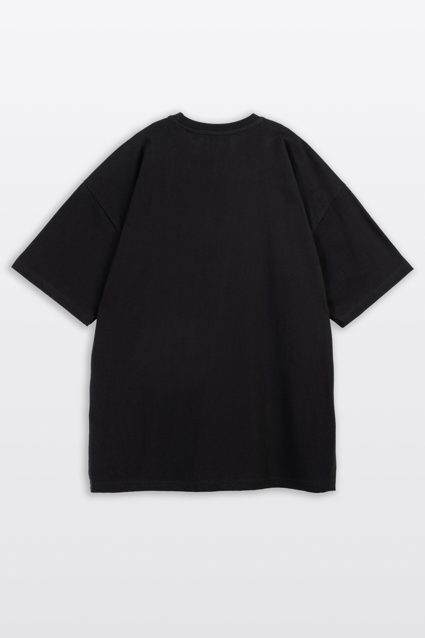 Czarny t-shirt z autorską grafiką w kontrastowym kolorze z przodu