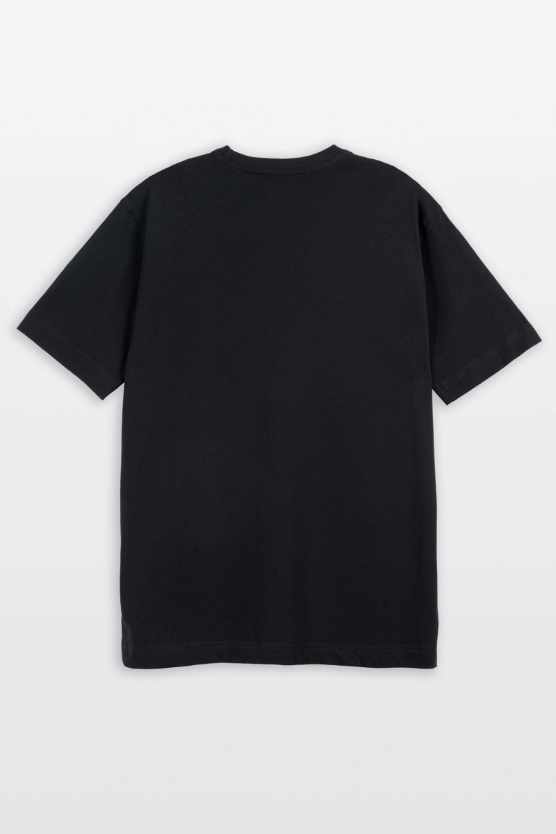 Czarny t-shirt z autorską grafiką z przodu