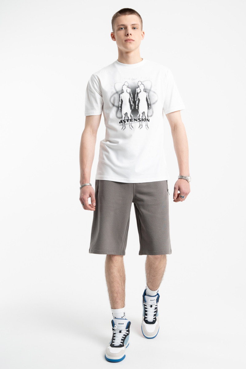 Biały t-shirt z autorską grafiką z przodu, biały