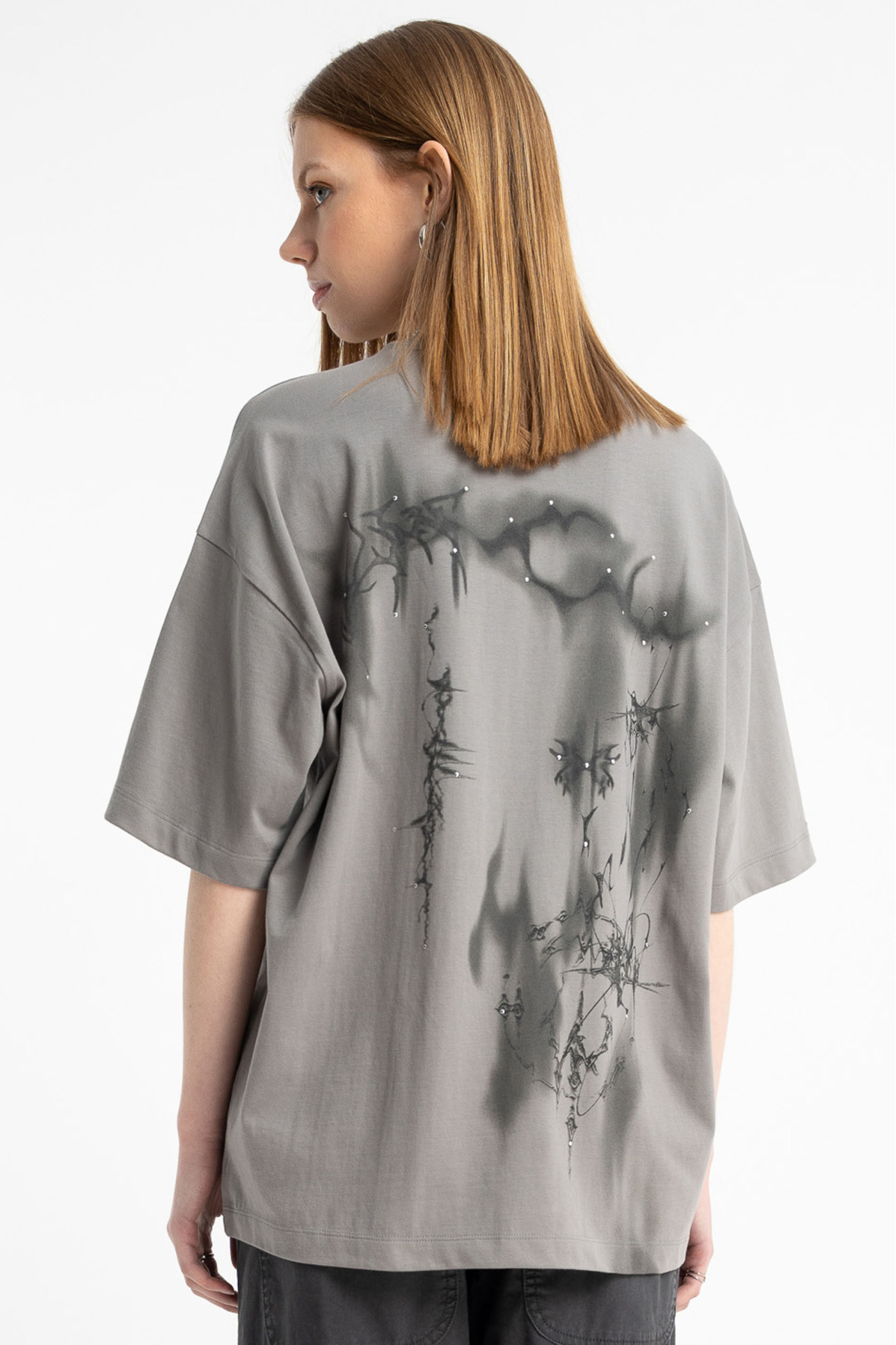 Szary t-shirt z autorską grafiką z tyłu