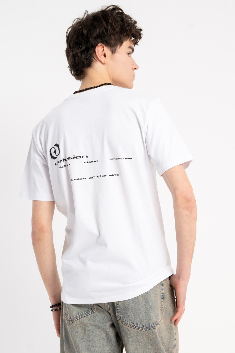 Biały t-shirt z autorską grafiką z tyłu