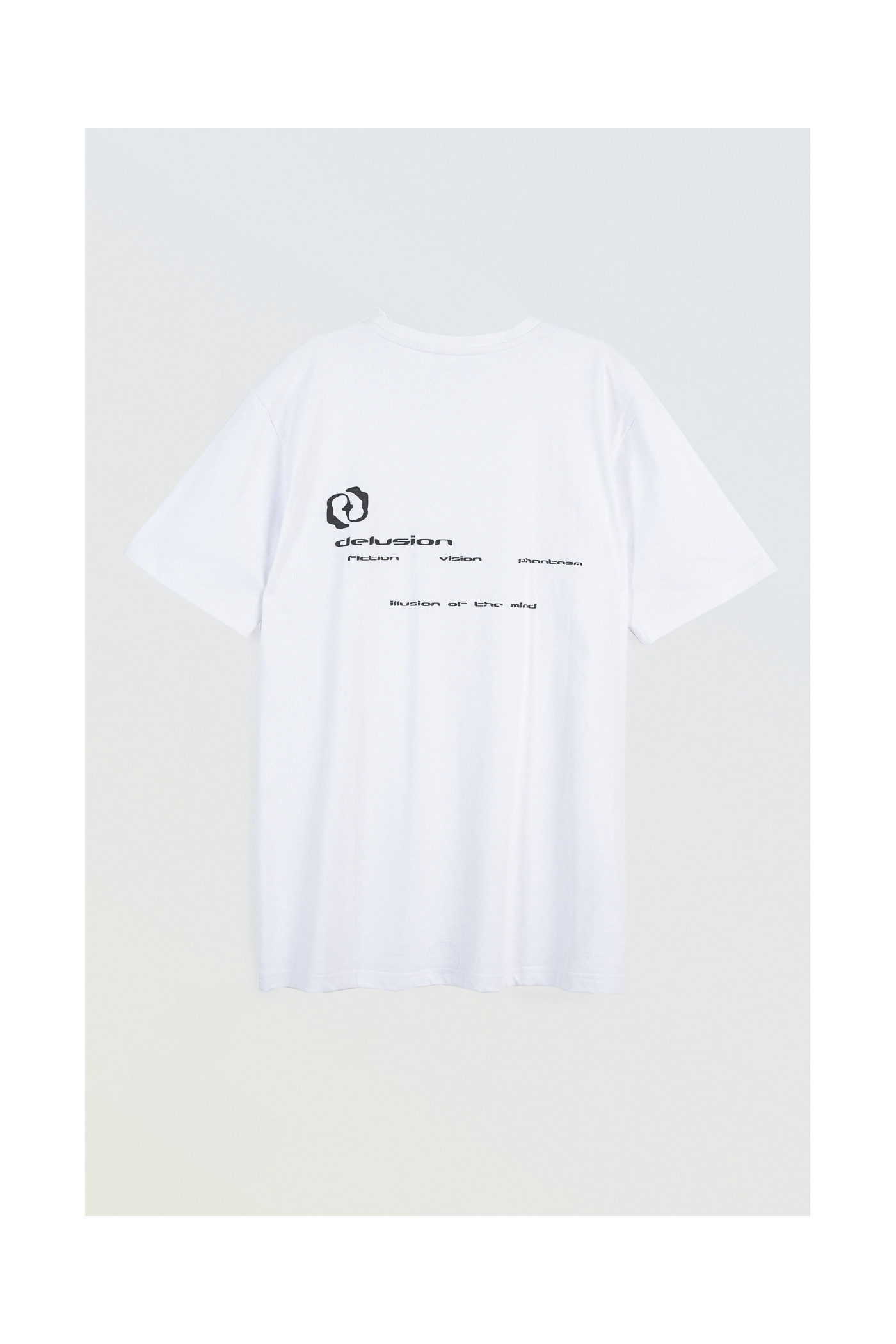 Biały t-shirt z autorską grafiką z tyłu