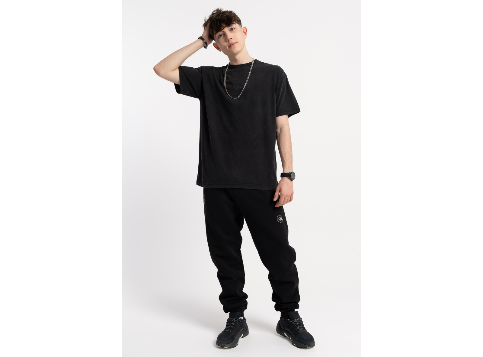 Czarny t-shirt z efektem sprania