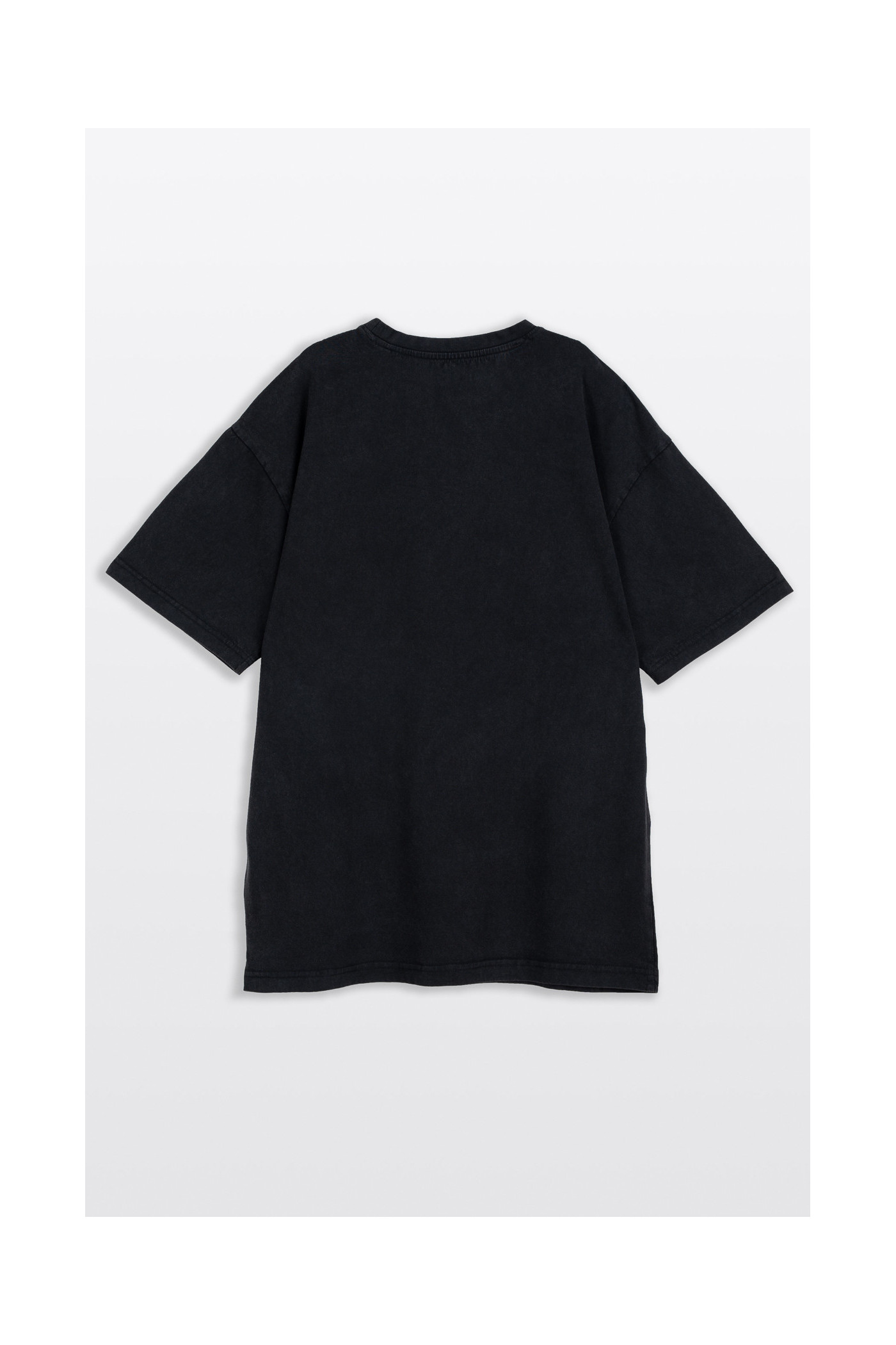 Czarny t-shirt z efektem sprania