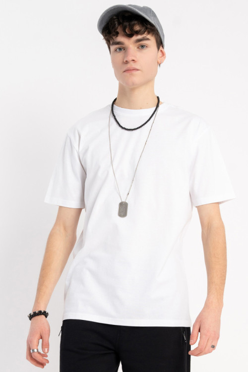 Biały t-shirt z autorską grafiką z tyłu