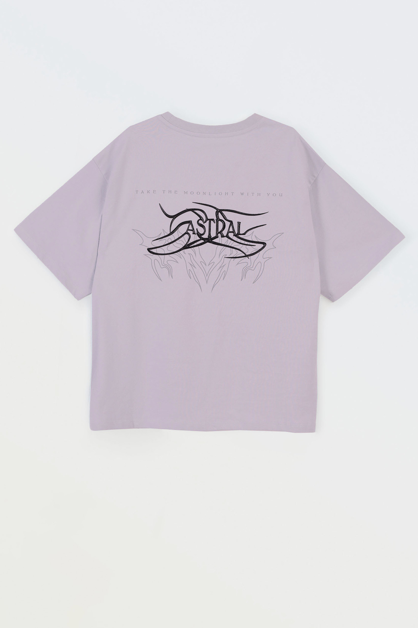 Fioletowy t-shirt z autorską grafiką z tyłu