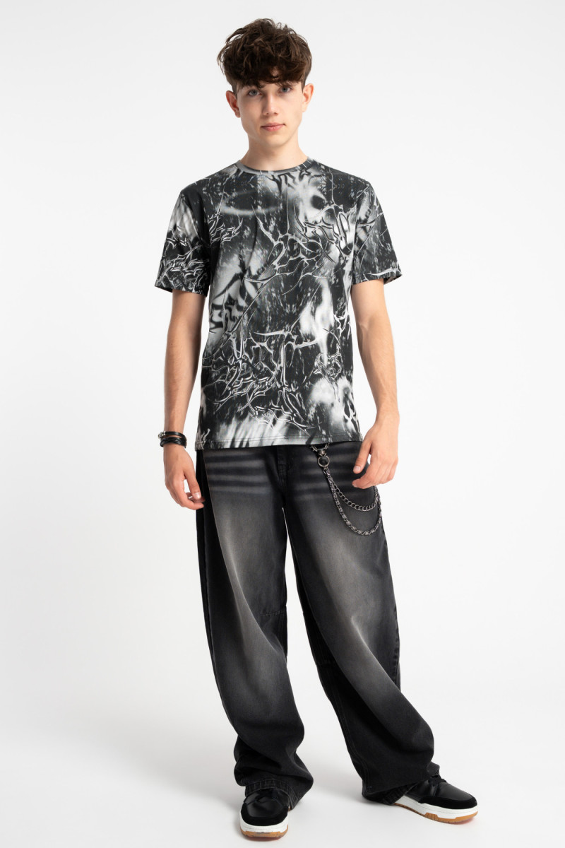 Czarny t-shirt REGULAR z nadrukiem na całości, czarny