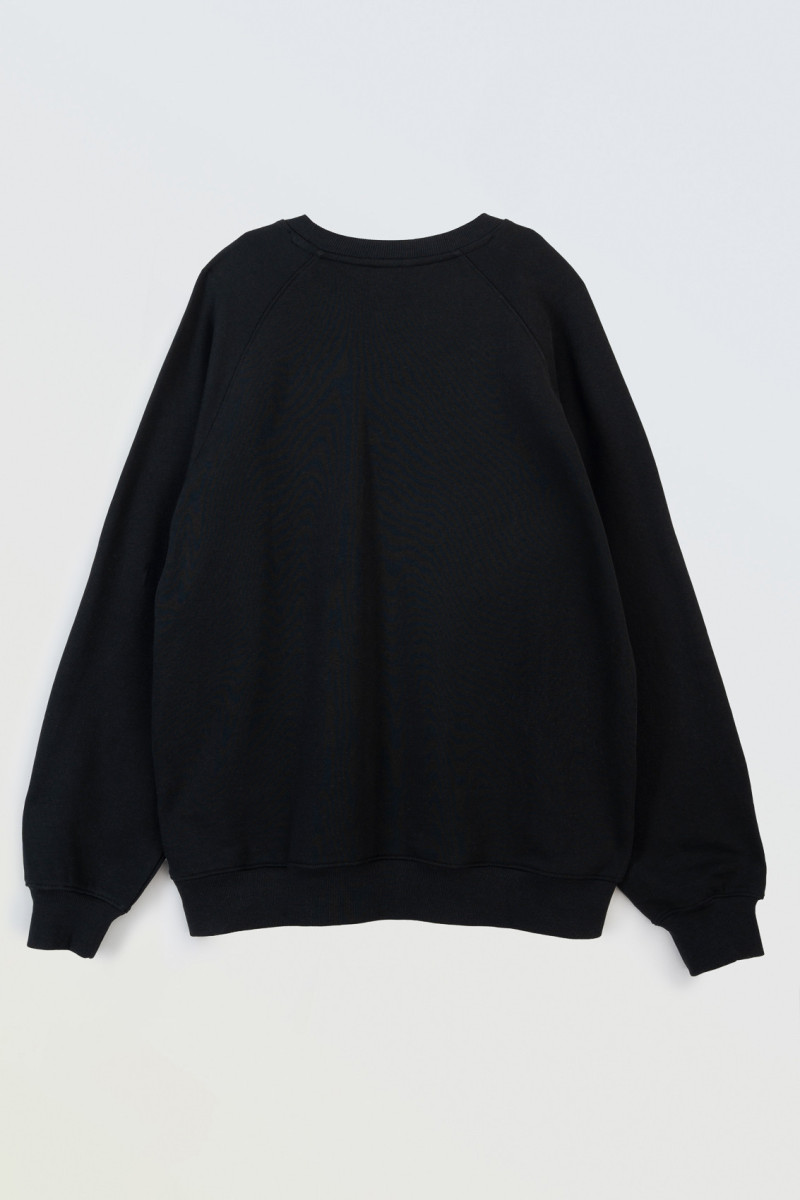 Czarna bluza bez kaptura z minimalistycznym nadrukiem z przodu