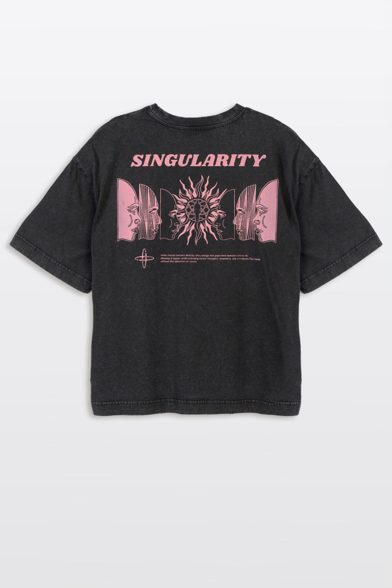 Czarny t-shirt LOOSE z autorską grafiką z tyłu