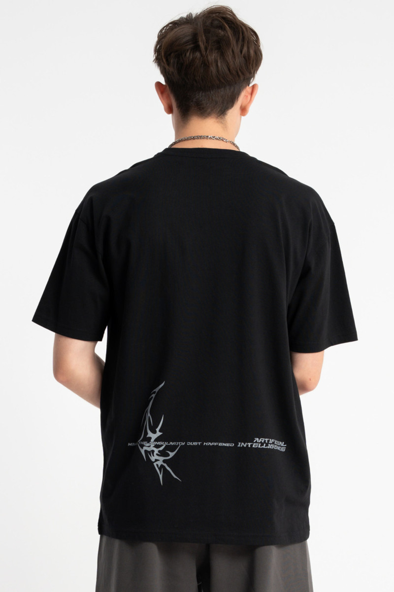Czarny t-shirt LOOSE z autorską grafiką z tyłu