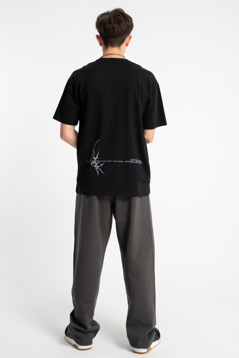 Czarny t-shirt LOOSE z autorską grafiką z tyłu