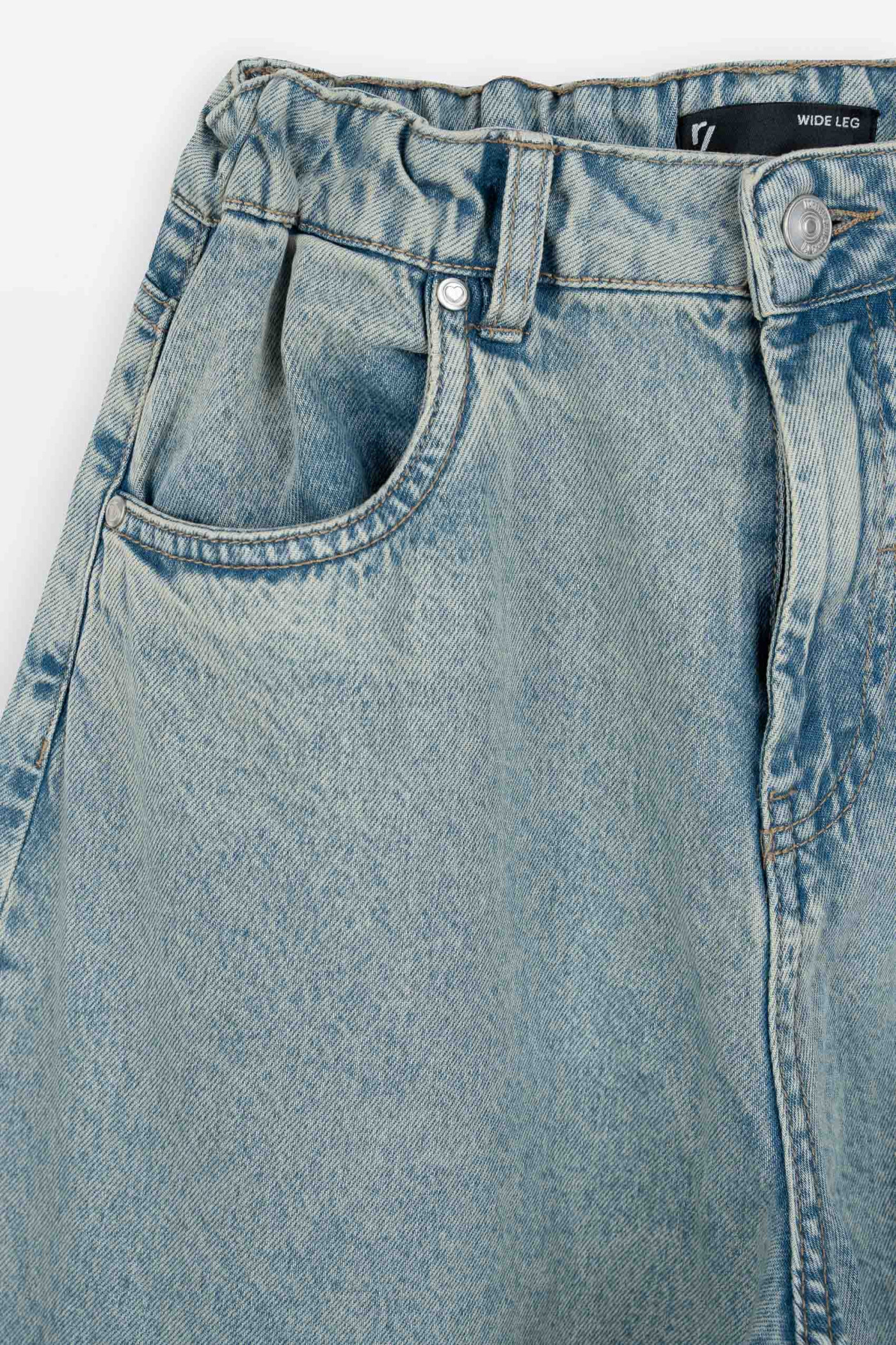 Niebieskie spodnie jeansowe typu CARGO z przestrzennymi kieszeniami Niebieskie spodnie jeansowe typu CARGO z przestrzennymi kieszeniami