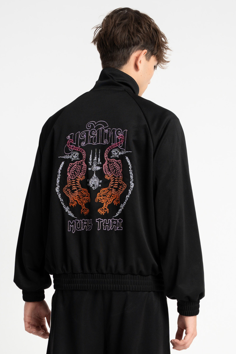 Czarna bluza REGULAR z haftem z tyłu bez kaptura, czarny