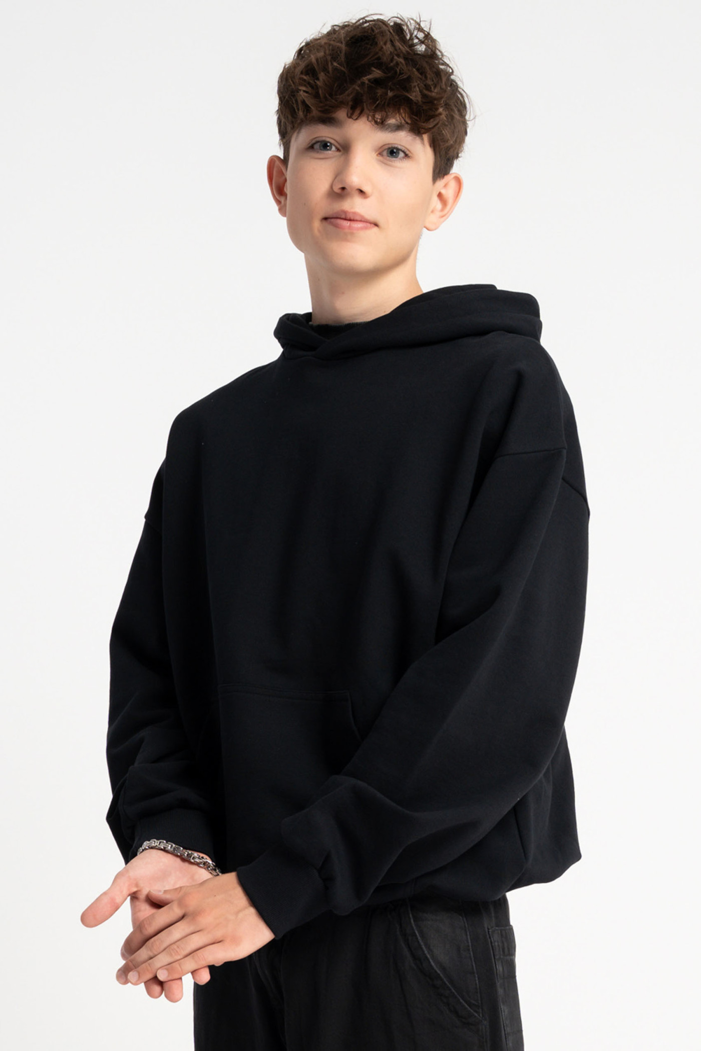 Czarna bluza REGULAR z kapturem z autorska grafiką z tyłu